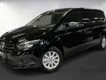 Svart Mercedes Citan skåpbil, redo för leverans. Inga synliga problem med denna Mercedes Citan.