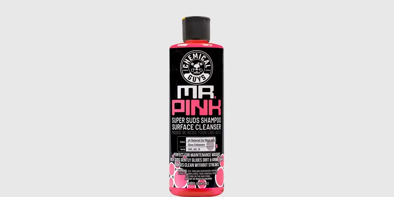 Mr. Pink Super Suds Shampoo för biltvätt. Ger rikligt med skum som rengör bilen utan ränder.