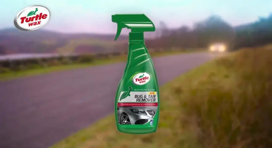 Turtle Wax Bug & Tar Remover, en kraftfull insektborttagare för din bil, redo att tackla envis smuts på vägen.